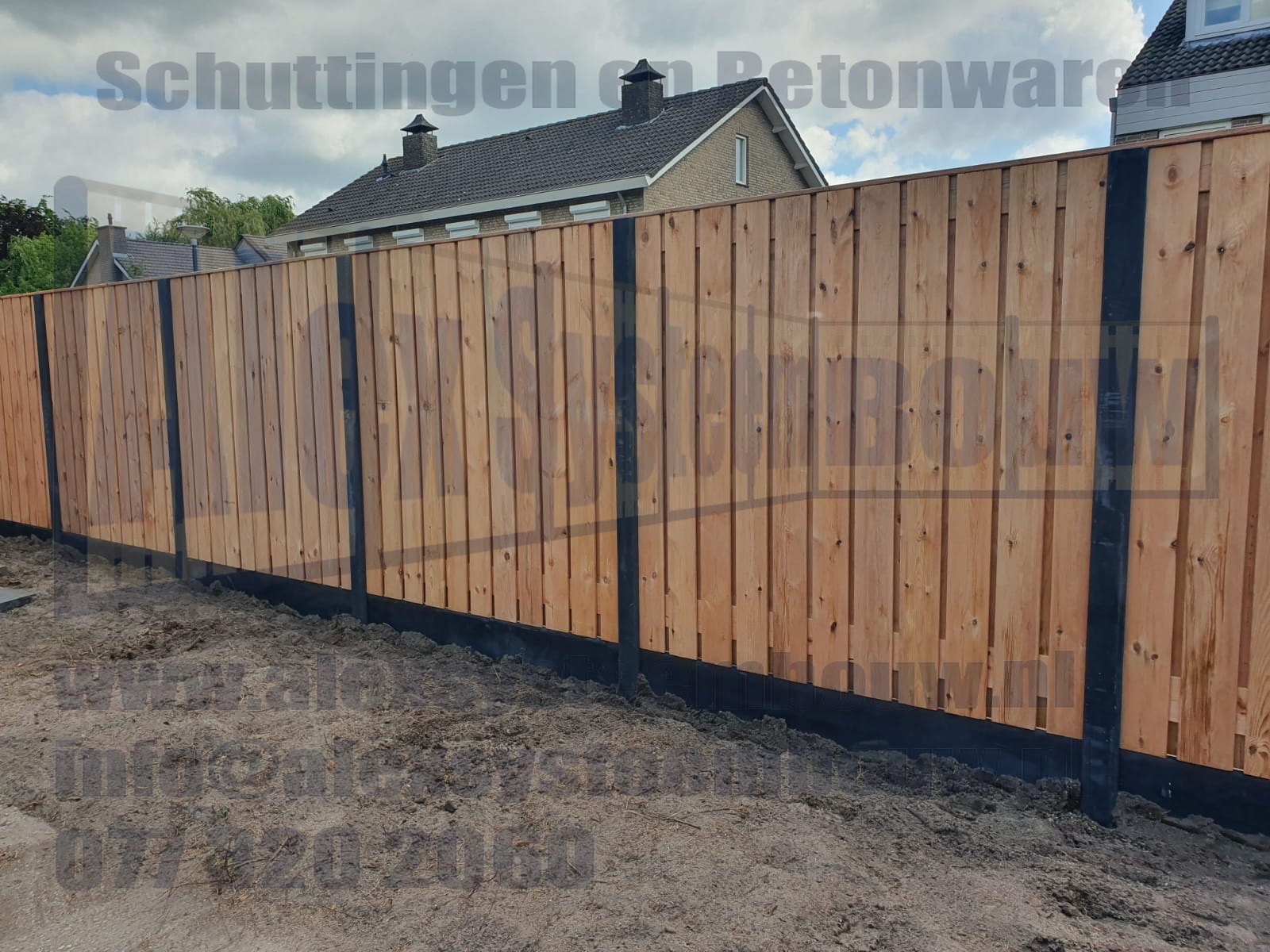 camouflage Beschrijven Uitvoerder Hout beton schutting laten plaatsen met tuinschermen Red Class Wood - Alex  Systeembouw