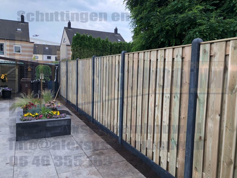 Schutting met 21 planks grenen tuinschermen