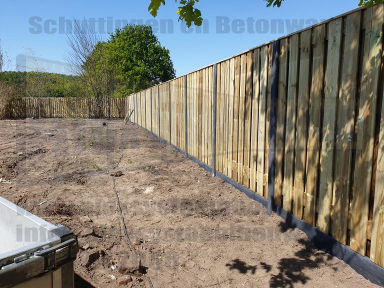 Schutting met 21 planks grenen tuinschermen