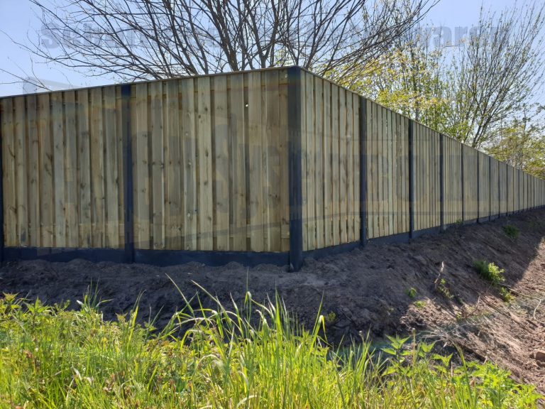 Schutting met 21 planks grenen tuinschermen