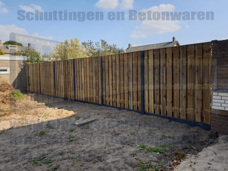 Schutting met 21 planks grenen tuinschermen