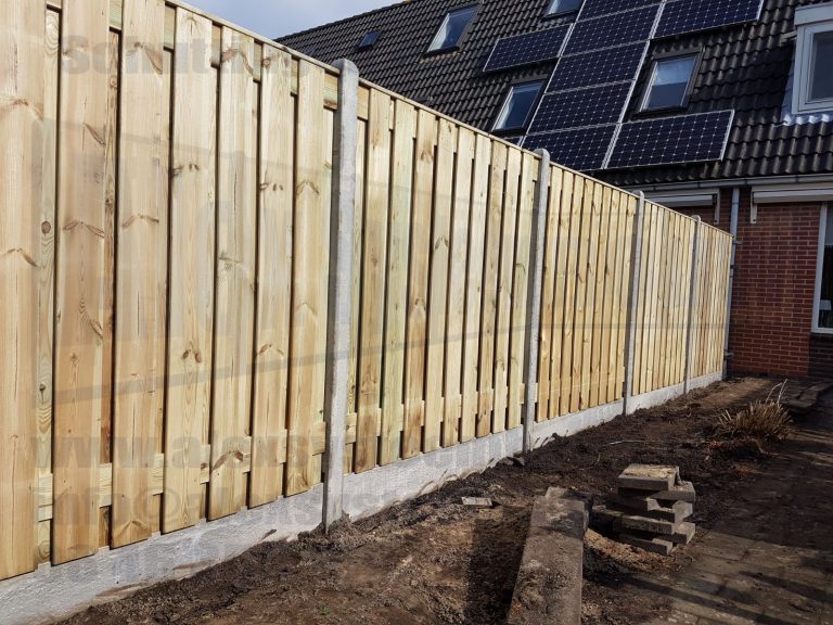 Schutting met 21 planks grenen tuinschermen