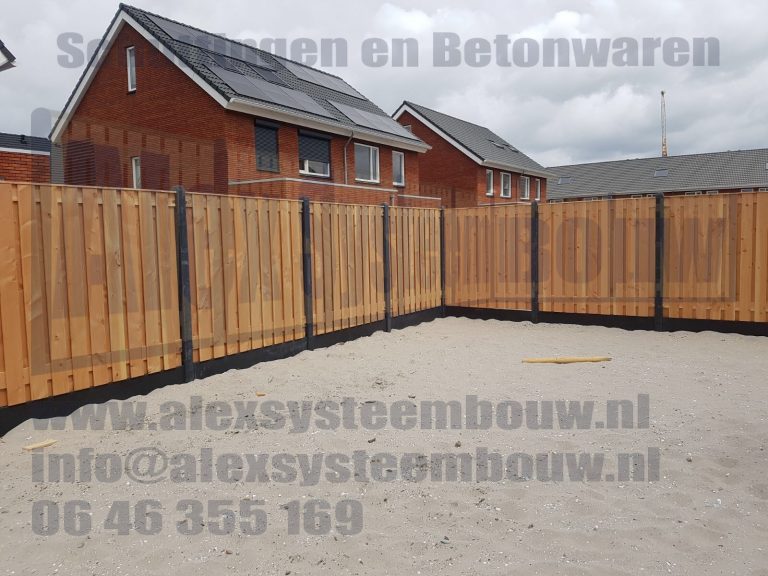 Schutting met 21 planks lariks/douglas tuinschermen