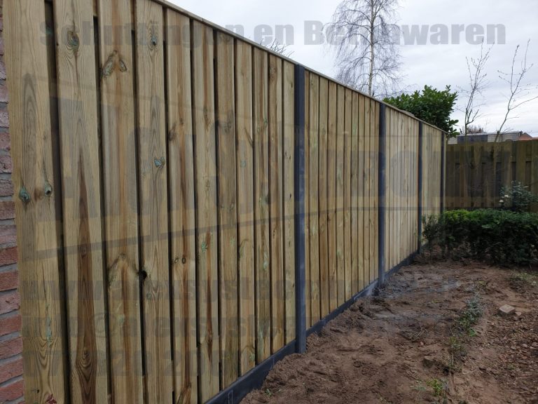 Schutting met 23 planks grenen tuinschermen