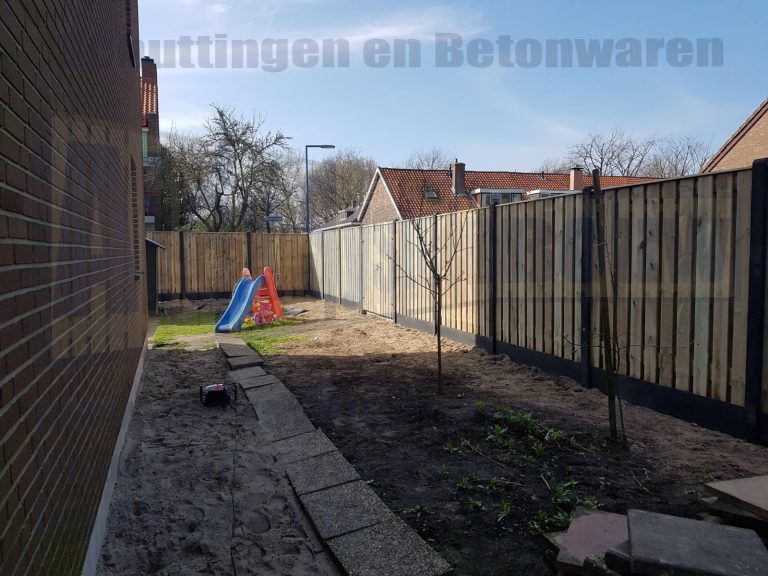 Schutting met 21 planks grenen tuinschermen