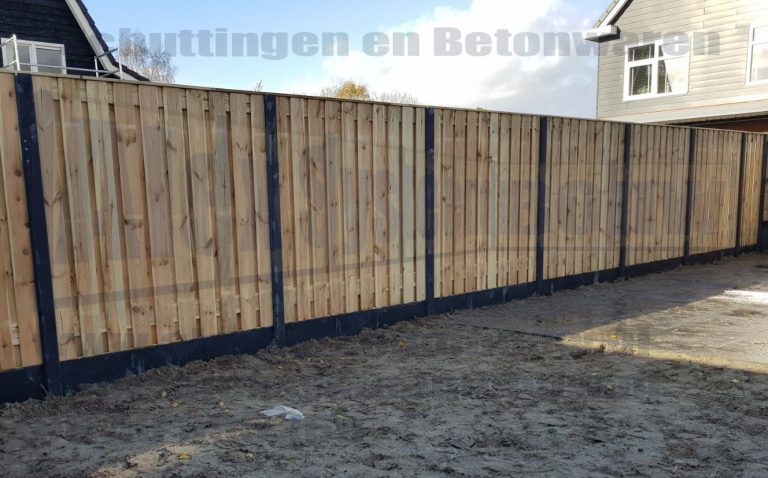 Schutting met 21 planks grenen tuinschermen