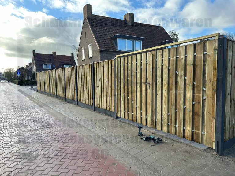 Dubbele poort 2x 150x195cm i.c.m. grenen houten tuinschermen